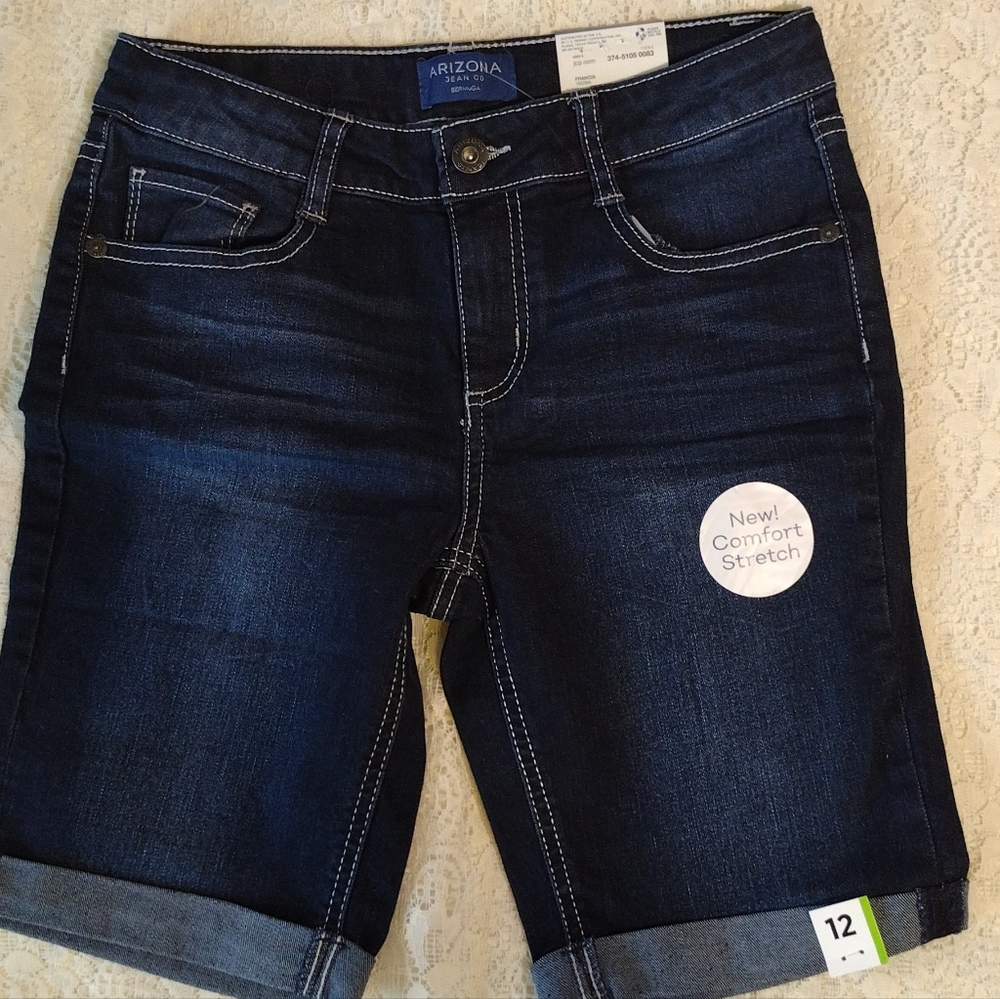 Bermuda stretch denim blue jeans long relaxed fit shorts Girls size 12 Reg